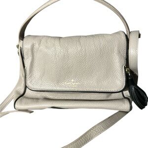 Kate spade cream pebbled leather crossbody with removable adjustable strap cute